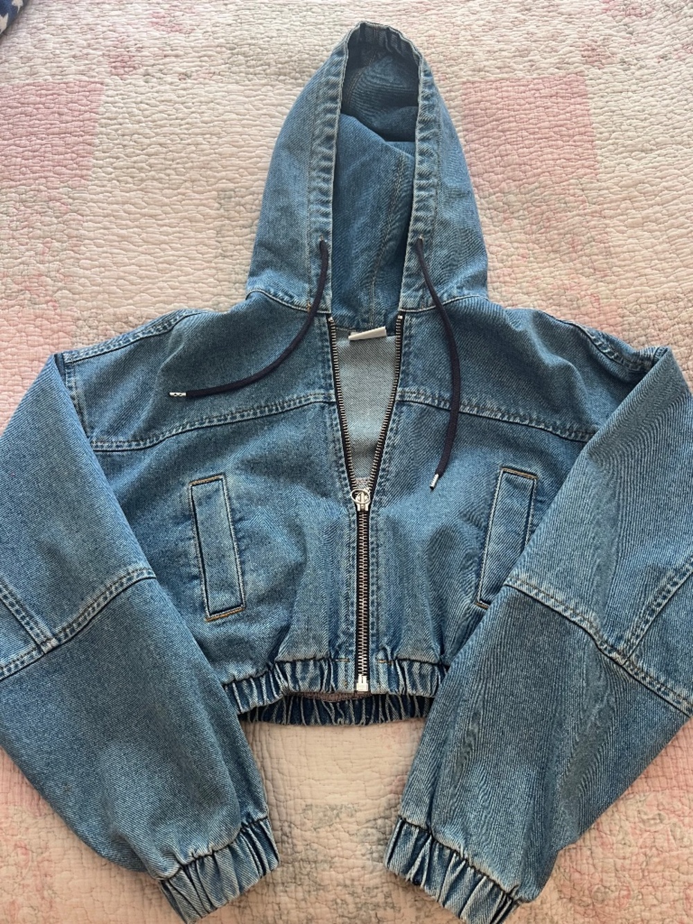 Cutest BDG baggy denim cropped jacket with a hoodie